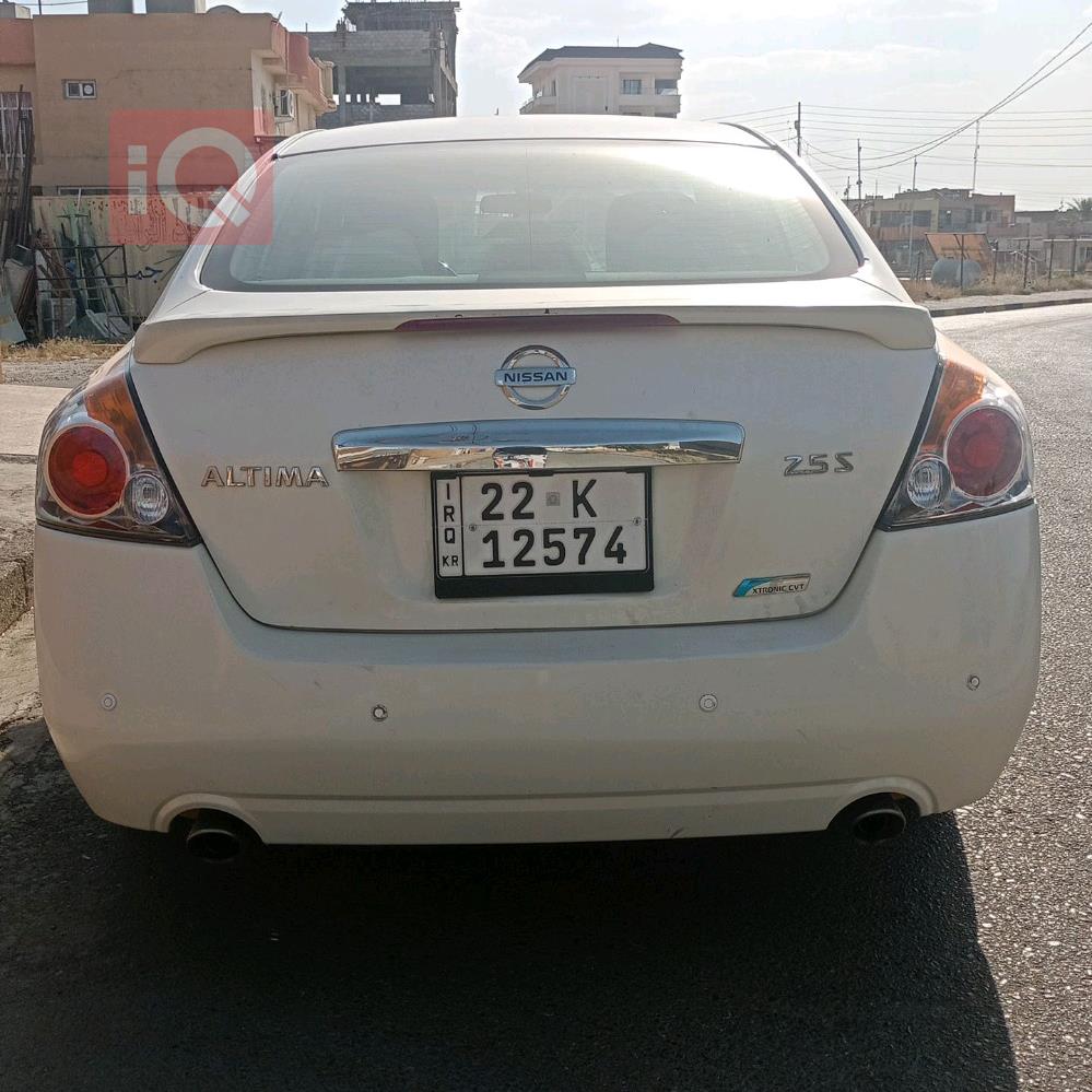 نيسان ألتيما